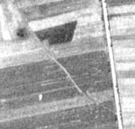 Obr. 4 - Letecký pohled na místo cholerového hřbitova, kolem roku 1950